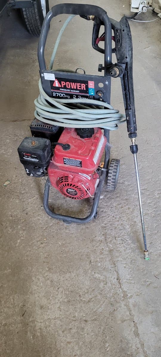 Pressure Washer 2700psi - Gas powered