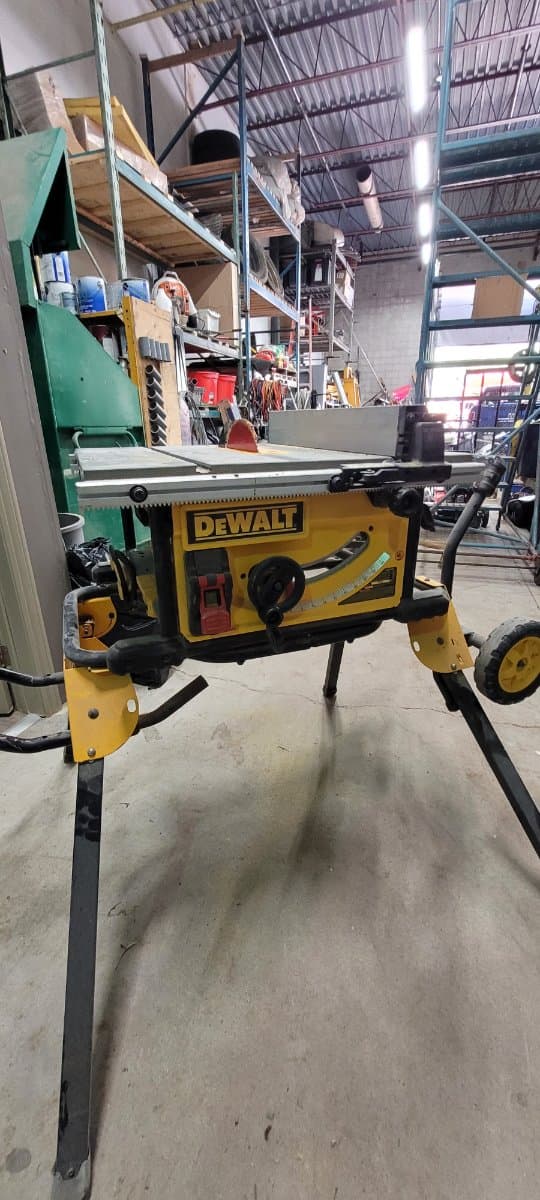Tablesaw with stand