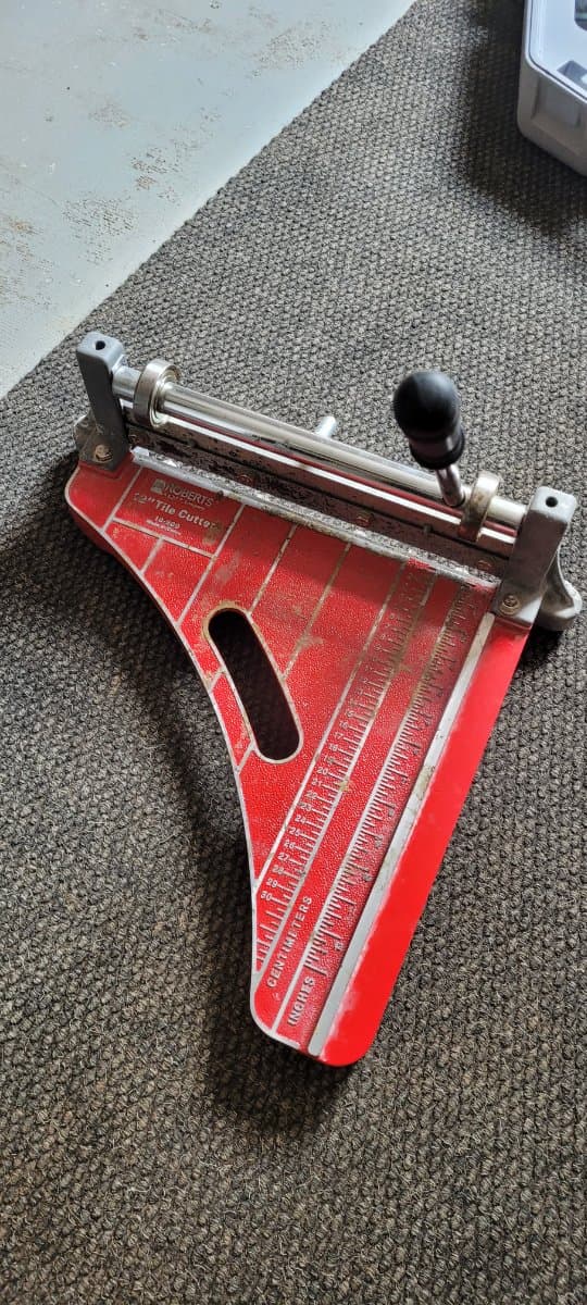 Tile cutter 12" for rent in East Gwillimbury, Ontario — toolshare