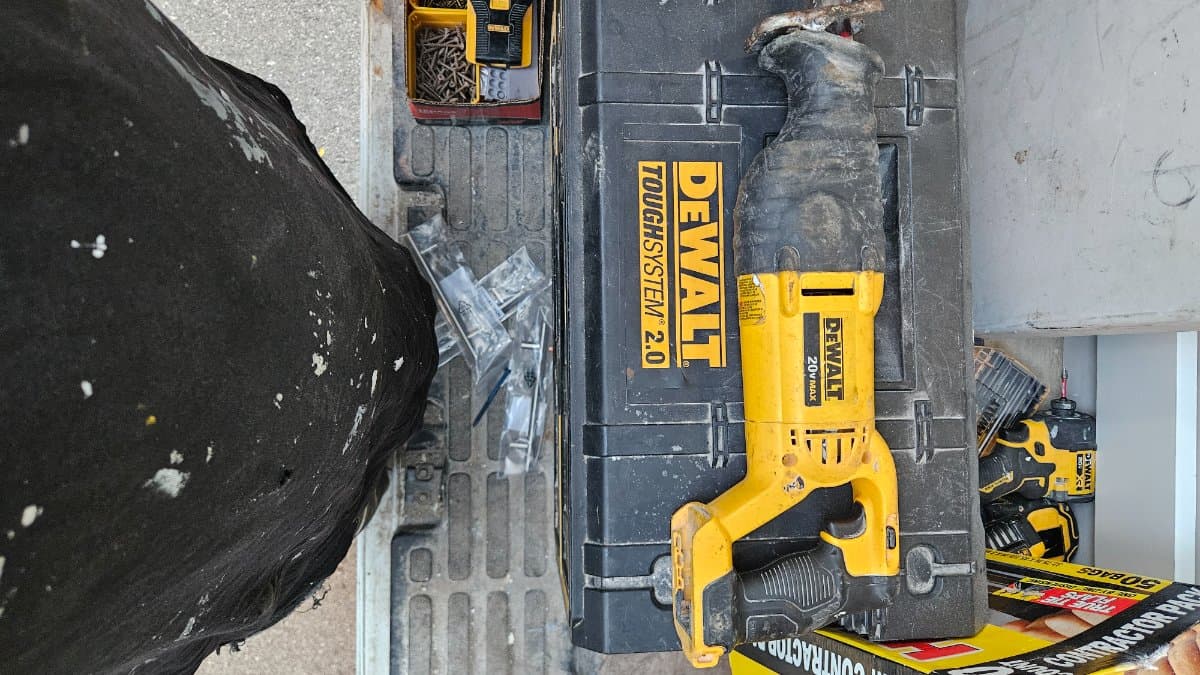 Dewalt Sawzall for rent in Whitby, Ontario — toolshare