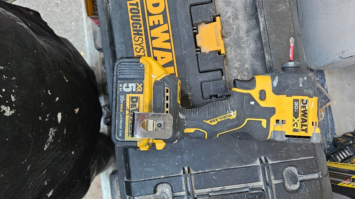 Dewalt impact drill for rent in Whitby, Ontario — toolshare
