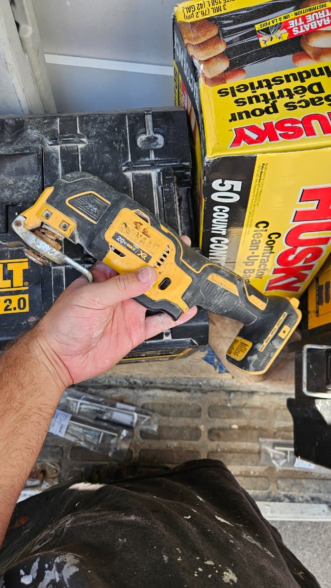 Dewalt Multi Tool for rent in Whitby, Ontario — toolshare
